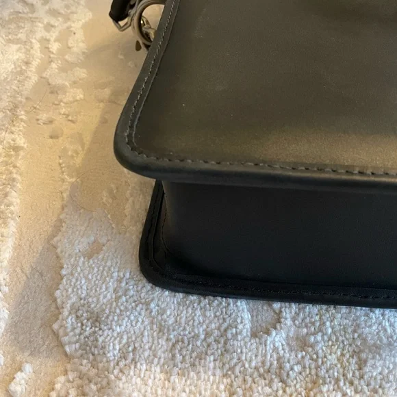 Allen Edmonds black leather single gusset briefcase